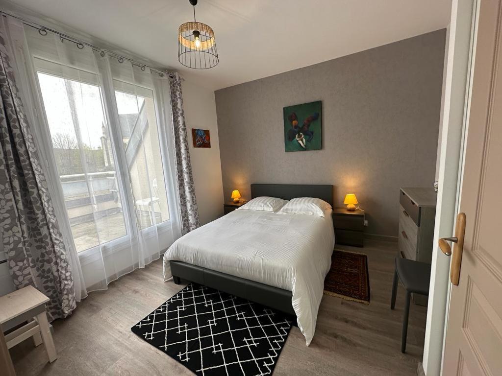 Spacious Flat Close To The Railway Station Троа Стая снимка