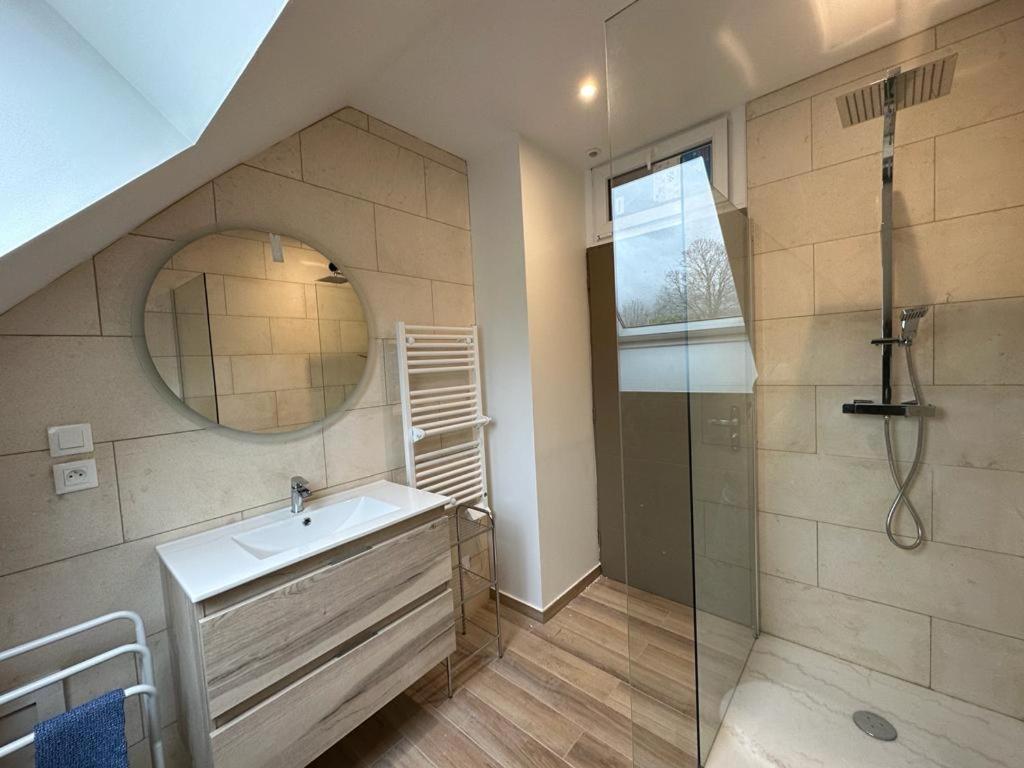 Spacious Flat Close To The Railway Station Троа Стая снимка
