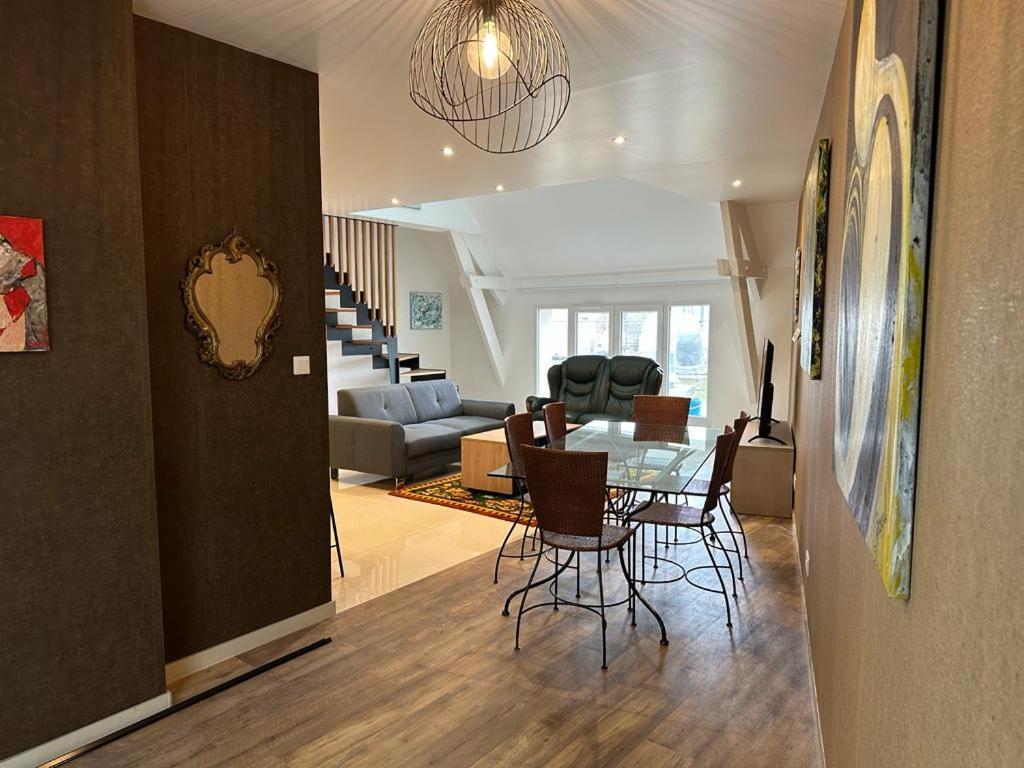 Spacious Flat Close To The Railway Station Троа Стая снимка